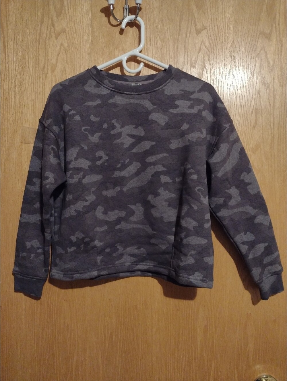 Mono B Sweatshirt Size Small